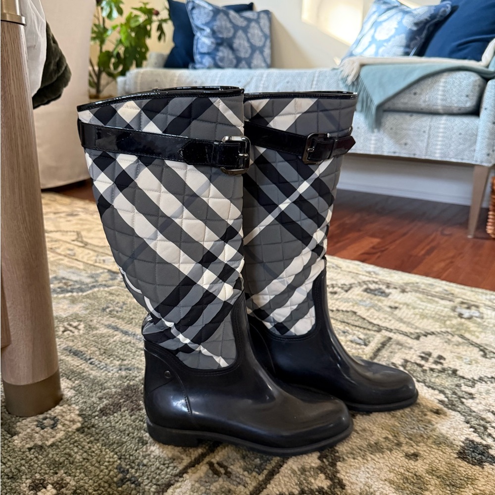 Burberry Rainboots, size 40